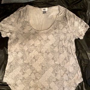 Old navy shirt size large a bit of a shadow perfect condition round on bottom